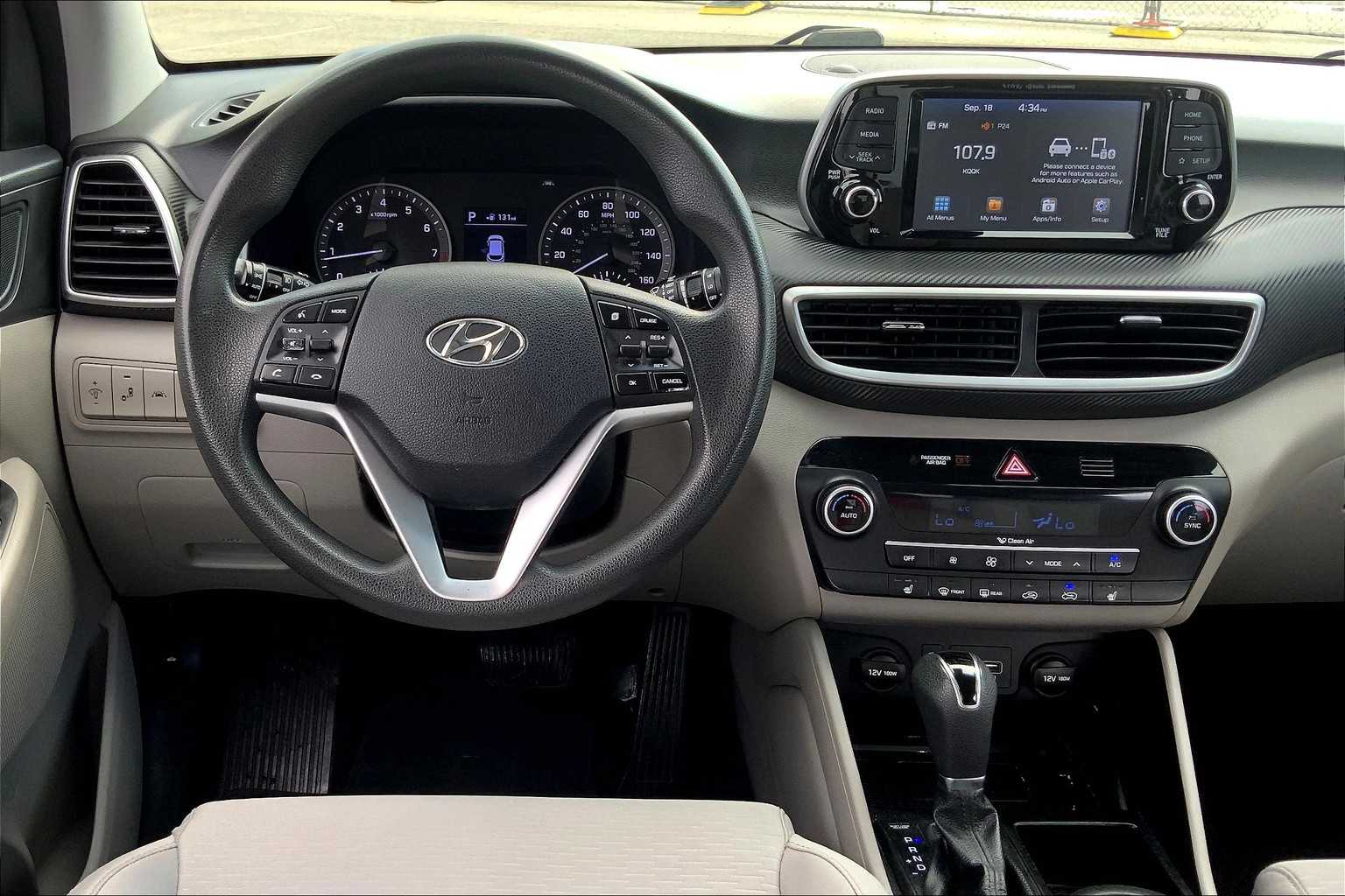 2019 Hyundai Tucson Sport photo 2