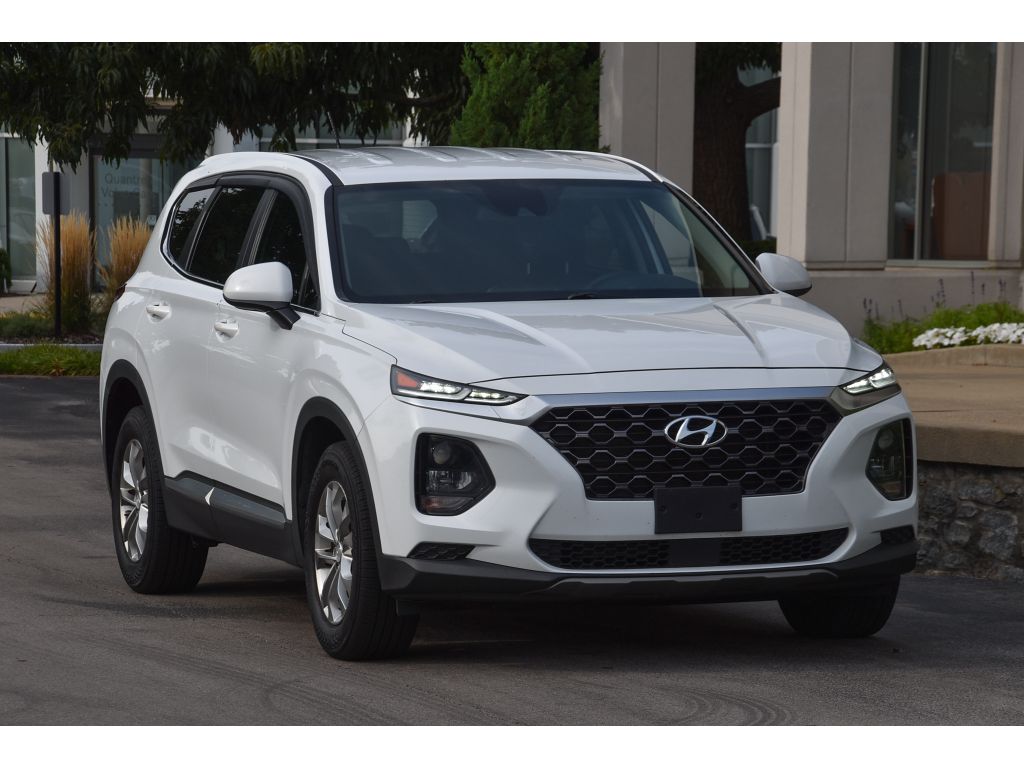 2020 Hyundai Santa Fe SE photo 2