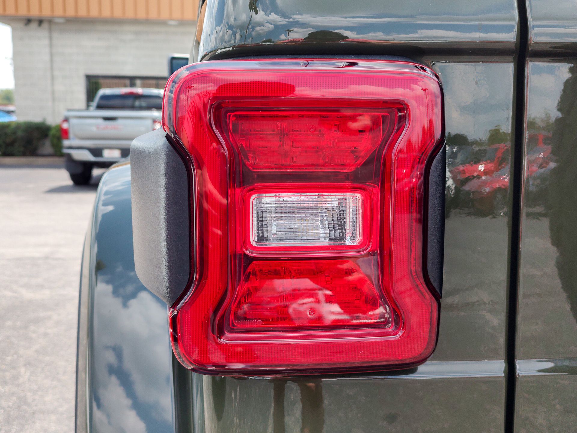 2021 Jeep Wrangler Unlimited Sahara 4xe photo 21