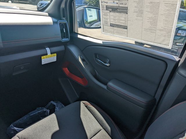 2025 Nissan Frontier Crew Cab PRO-4X photo 15