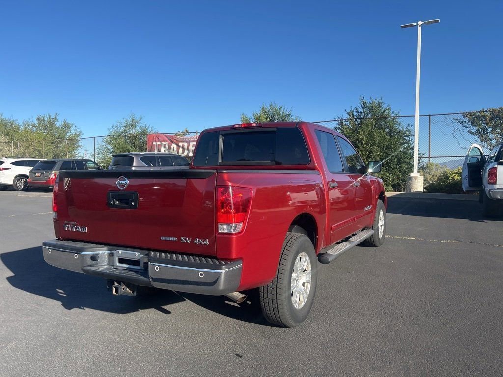 2013 Nissan Titan SV photo 4