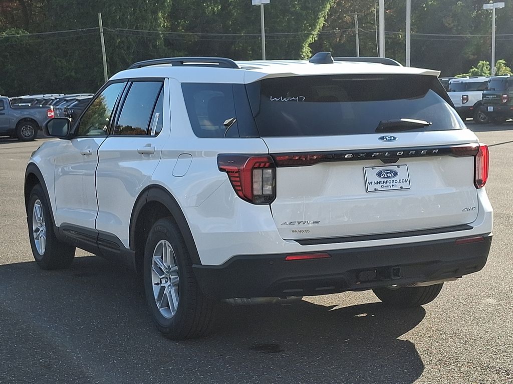 2026 Ford Explorer photo 3