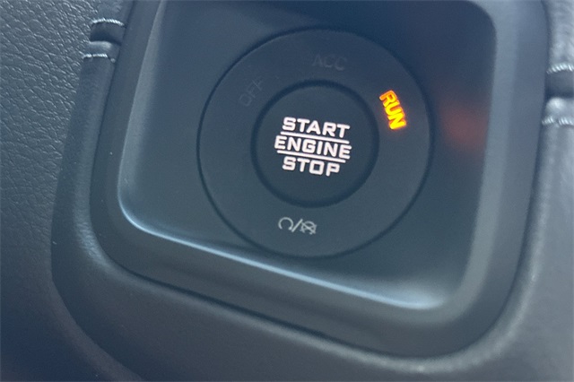 2025 Jeep Wrangler Sahara photo 17
