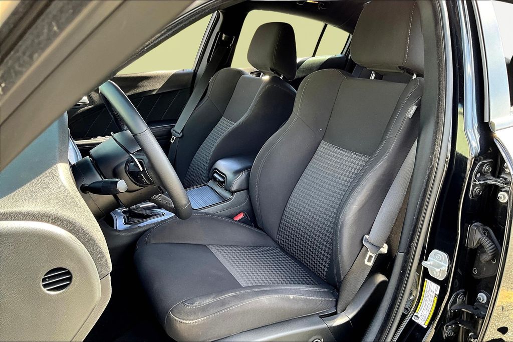 2019 Dodge Charger R/T photo 18