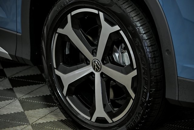 2025 Volkswagen Tiguan SE photo 4