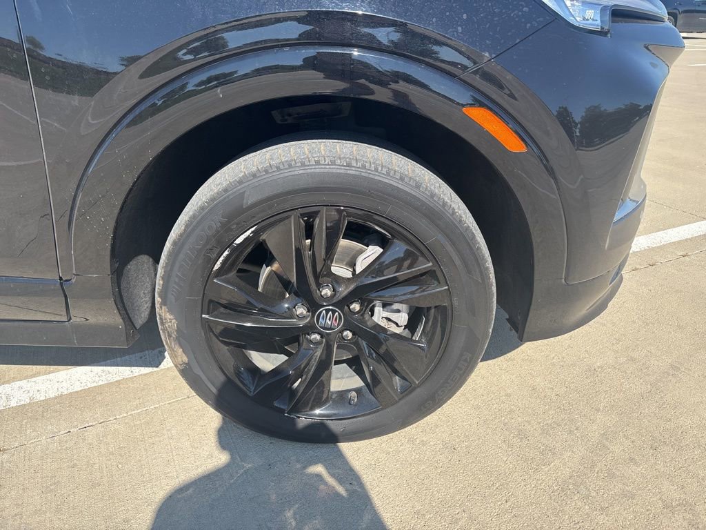 2024 Buick Encore GX Sport Touring photo 9