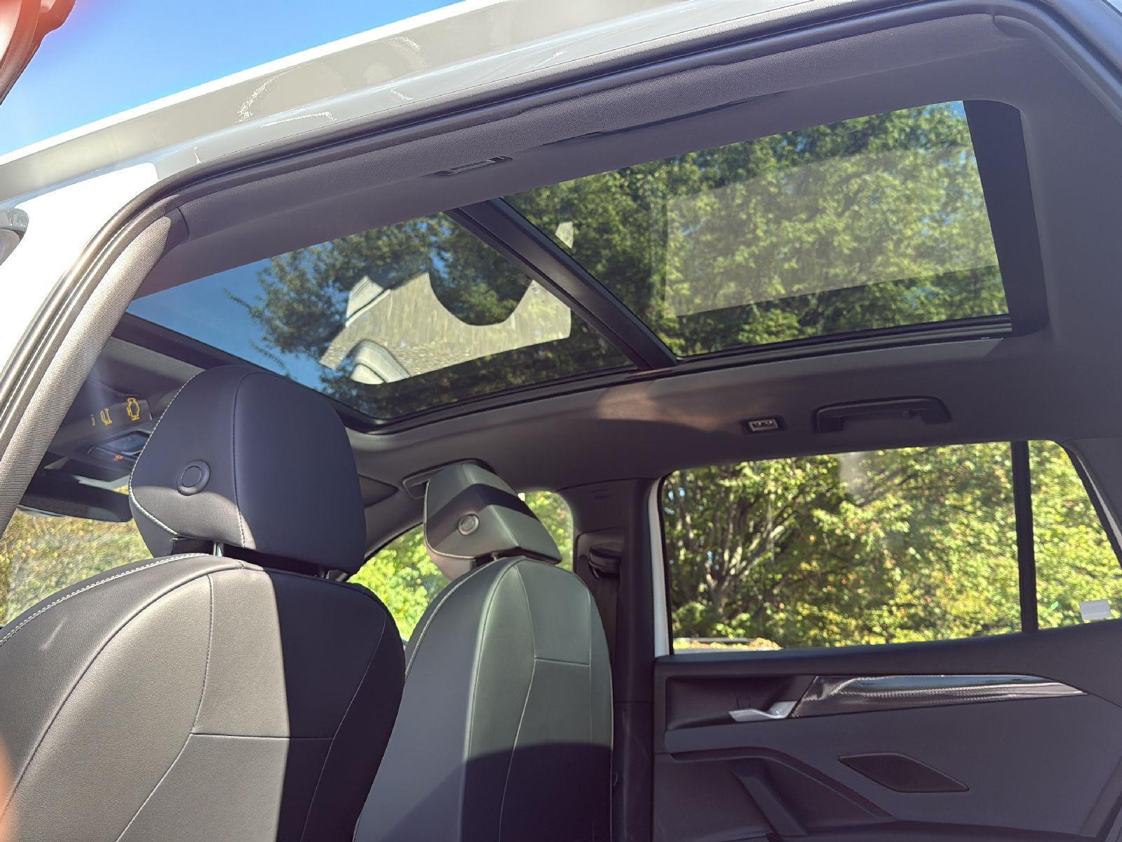 2025 Volkswagen Tiguan SE R-Line Black photo 21