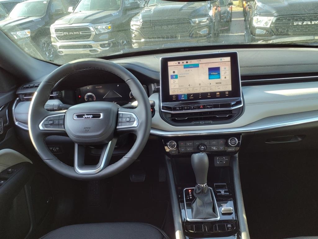 2024 Jeep Compass Limited photo 10