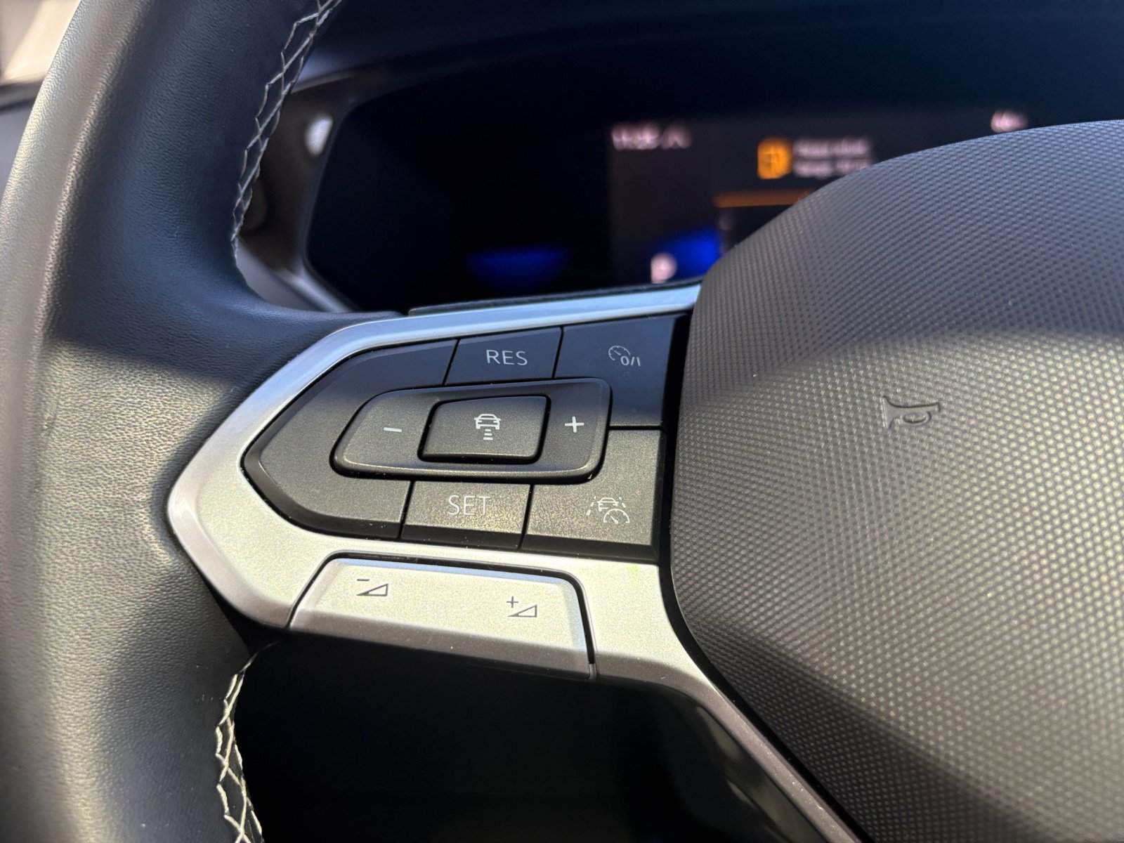 2022 Volkswagen Taos SE photo 10