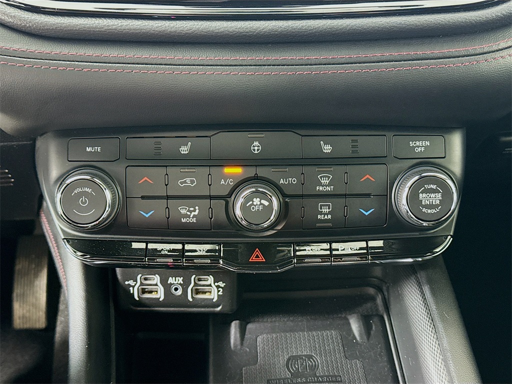 2022 Dodge Durango R/T photo 18