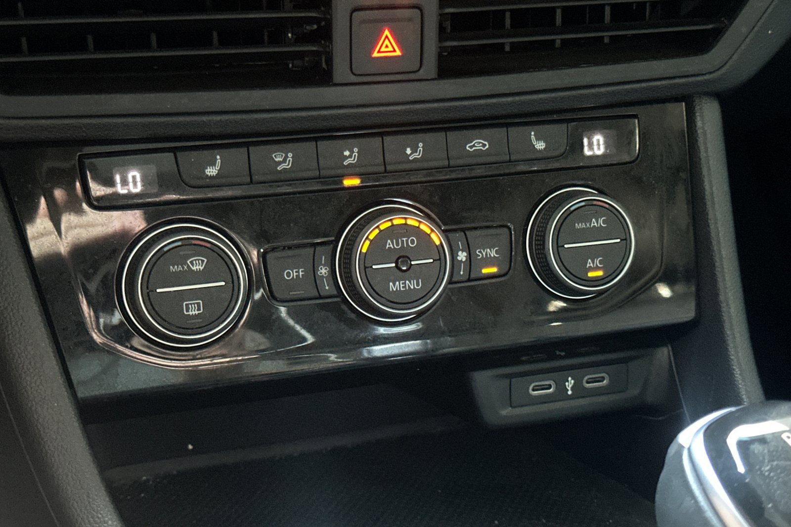 2024 Volkswagen Jetta SE photo 19