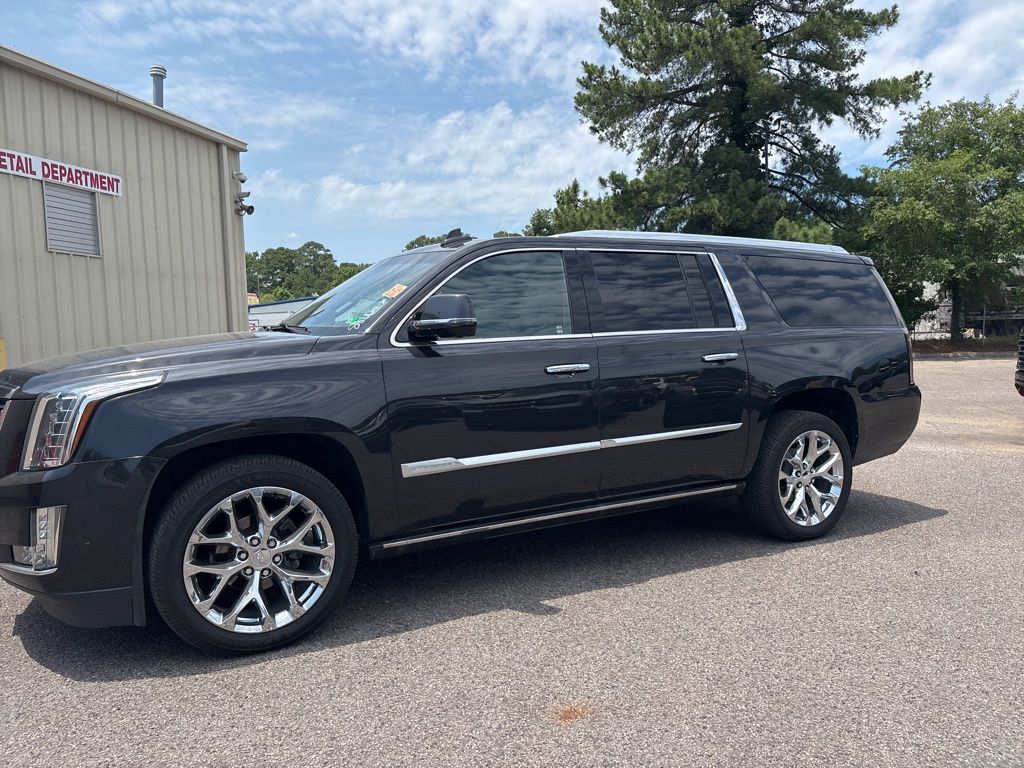 2019 Cadillac Escalade ESV Platinum photo 5
