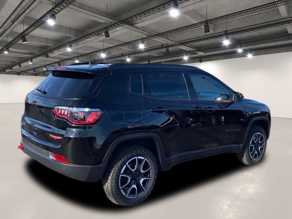 2024 Jeep Compass Trailhawk photo 6