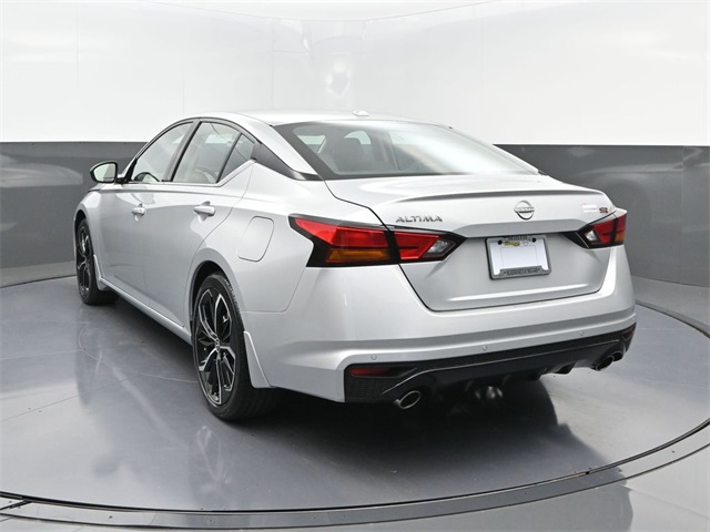 2025 Nissan Altima SR photo 4