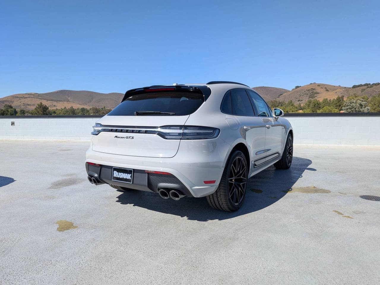 2025 Porsche Macan GTS photo 4