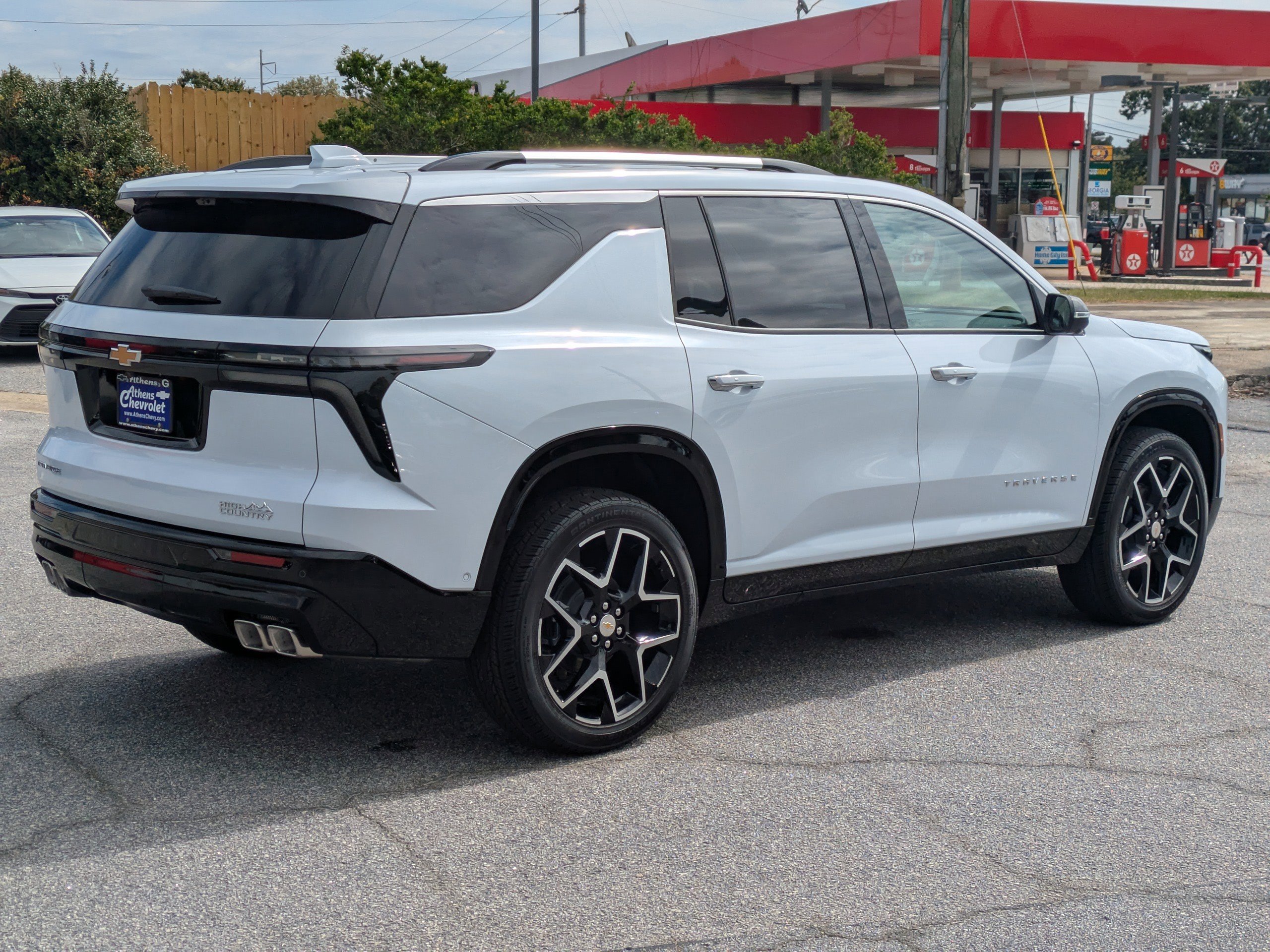 2026 Chevrolet Traverse High Country photo 2