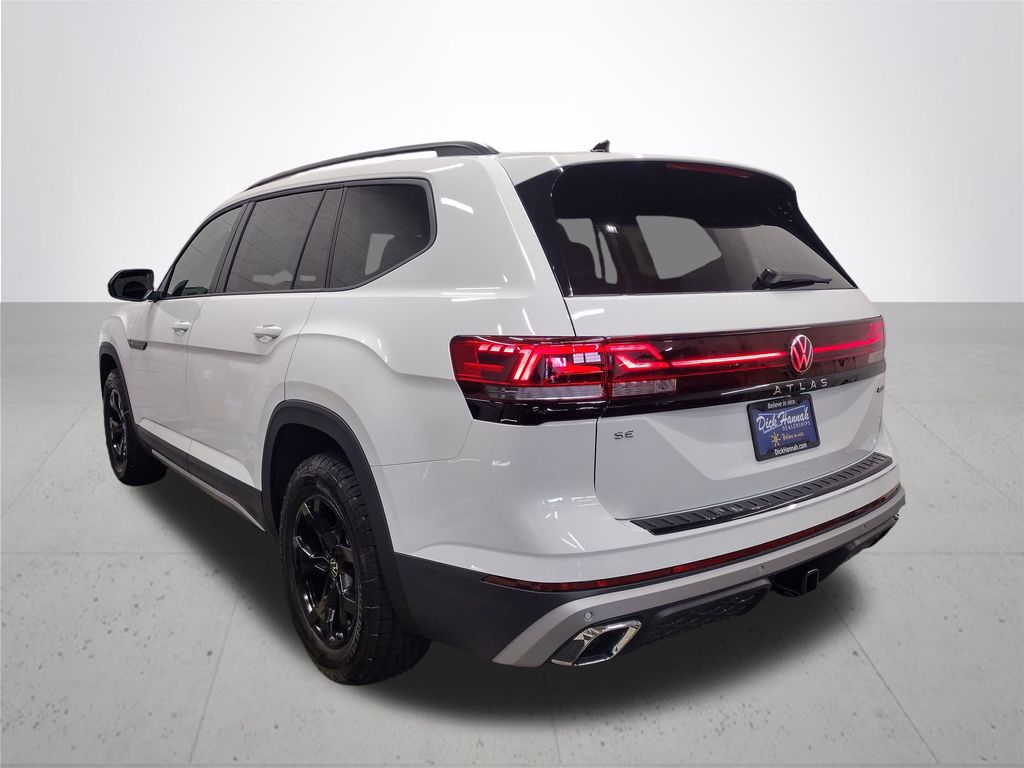 2025 Volkswagen Atlas Peak Edition SE photo 10