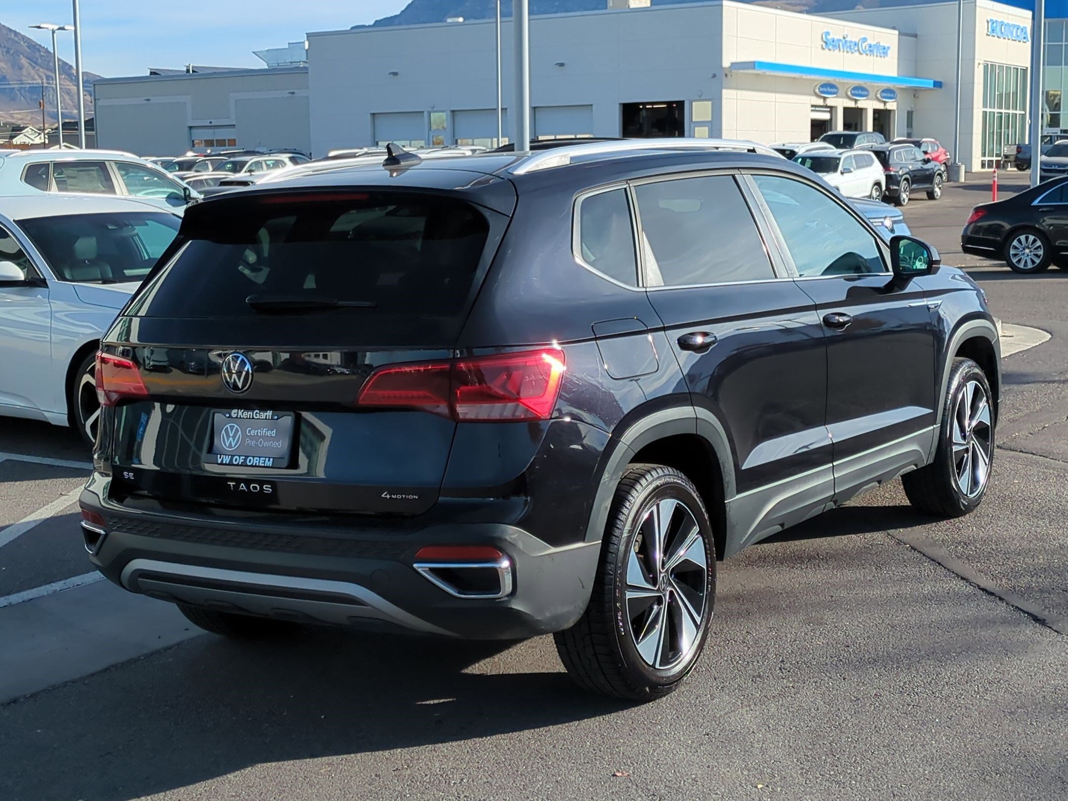 2024 Volkswagen Taos SE photo 2