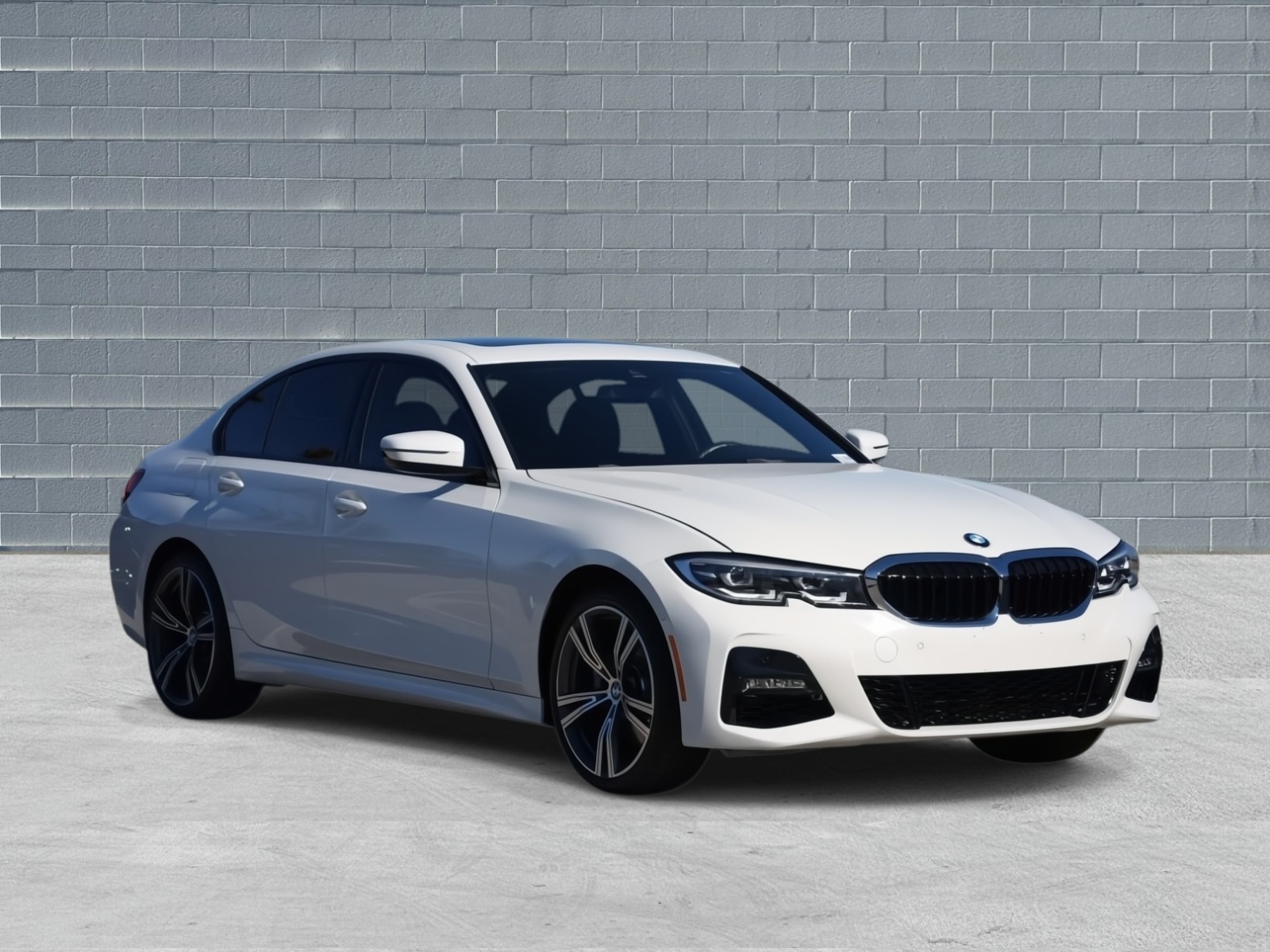 2021 BMW 3 Series 330e's photo