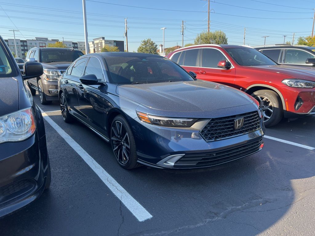 2025 Honda Accord Hybrid Touring photo 4