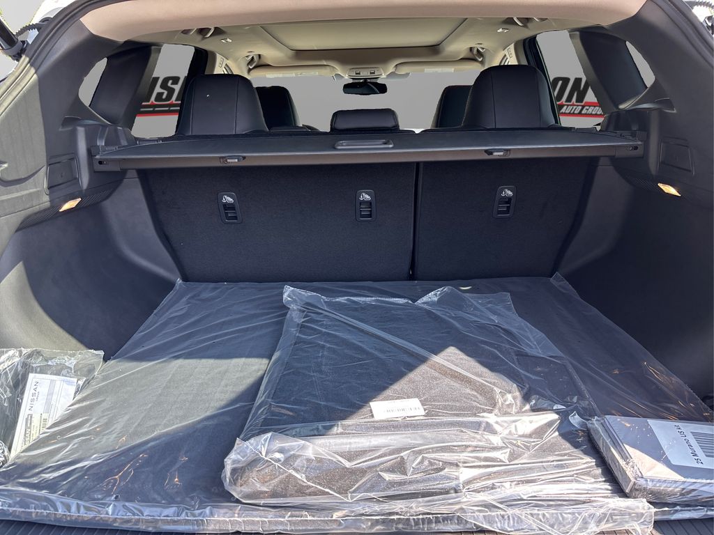 2025 Nissan Murano SL photo 8