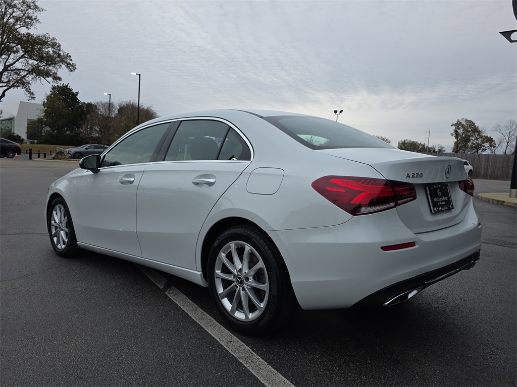 2020 Mercedes Benz A 220 photo 3