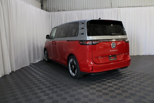 2025 Volkswagen ID. Buzz Pro Plus photo 3