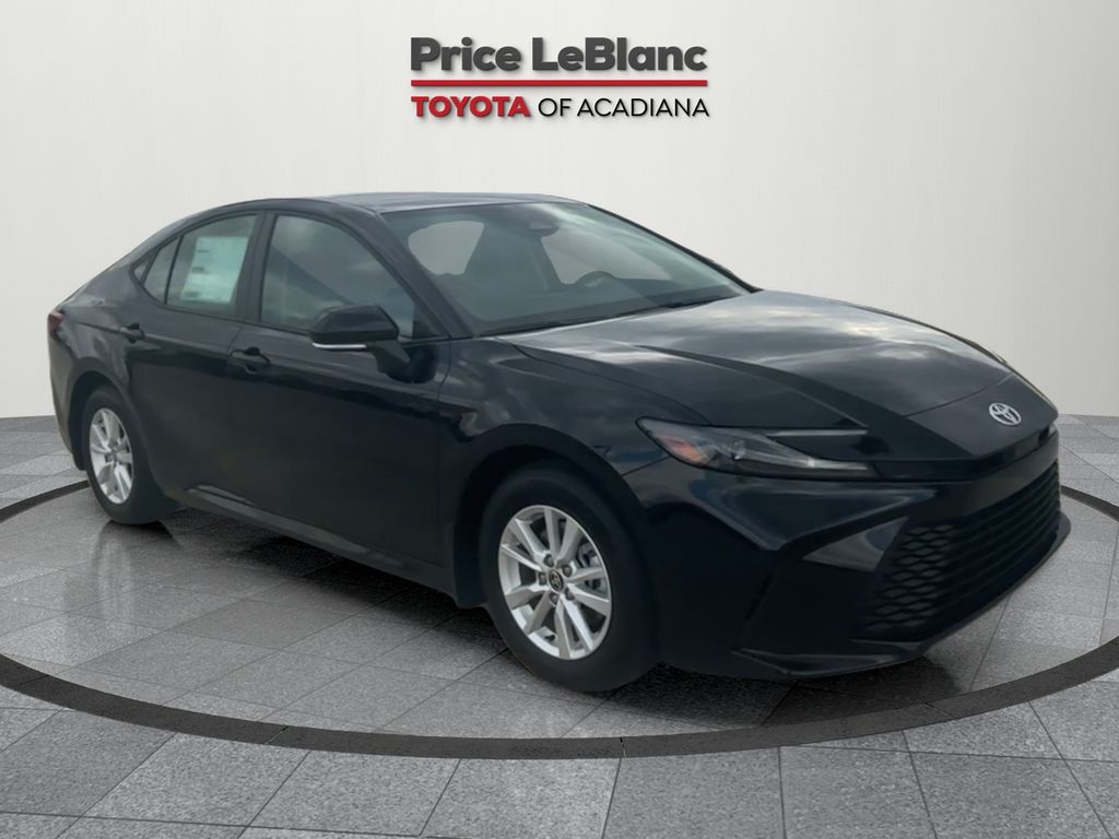 2026 Toyota Camry LE's photo