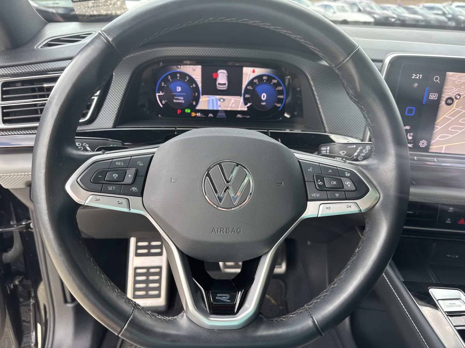2024 Volkswagen Atlas Cross Sport SEL R-Line photo 19