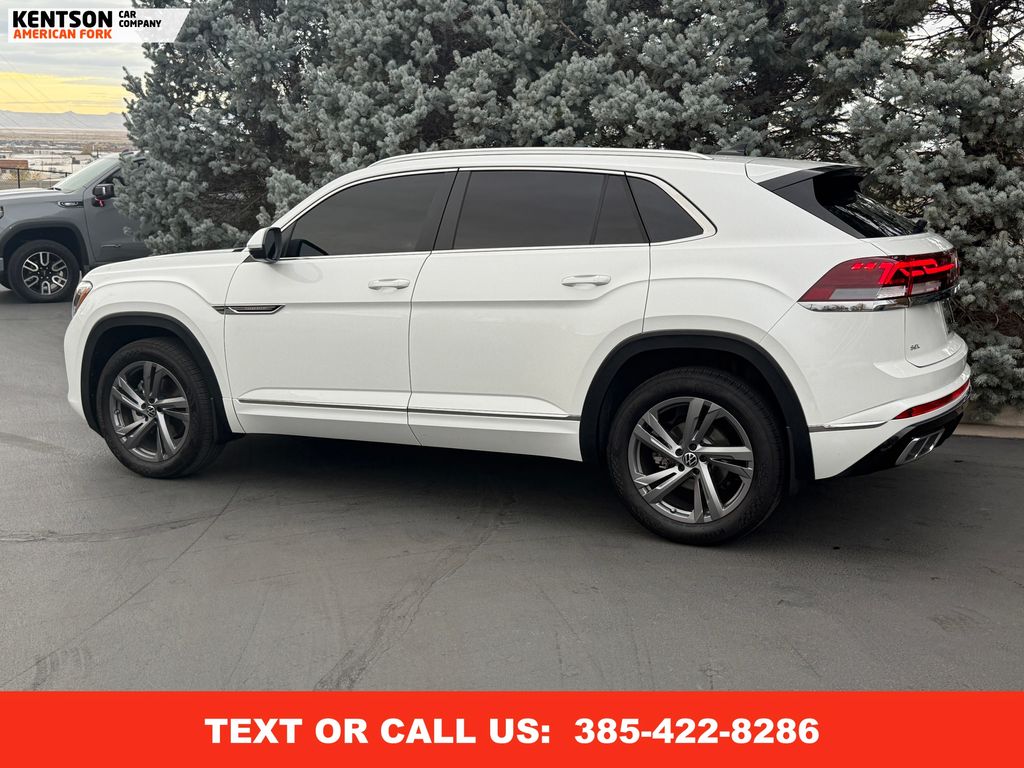2024 Volkswagen Atlas Cross Sport SEL R-Line photo 3
