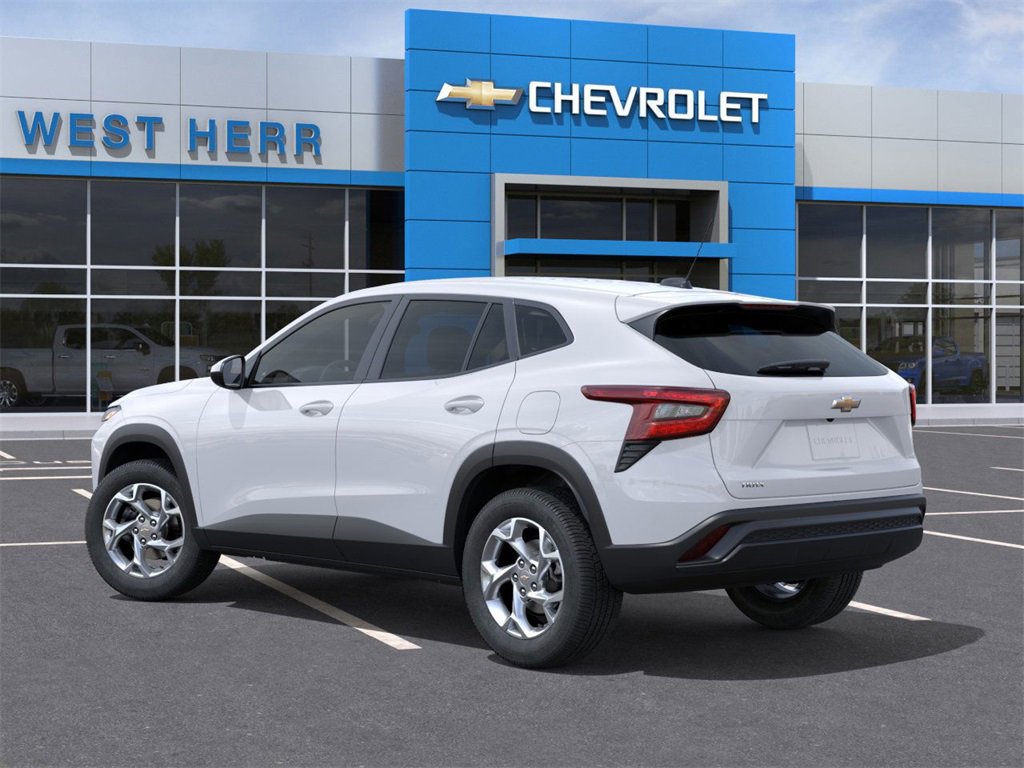 2026 Chevrolet Trax LS photo 2