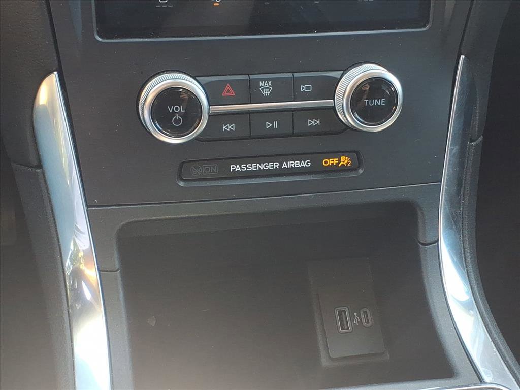 2024 Ford Edge Titanium photo 9