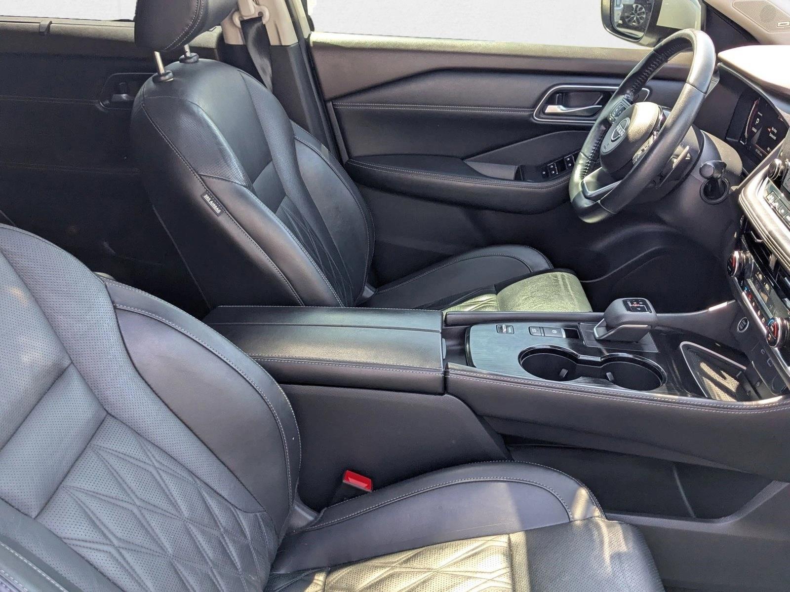 2022 Nissan Rogue Platinum photo 16