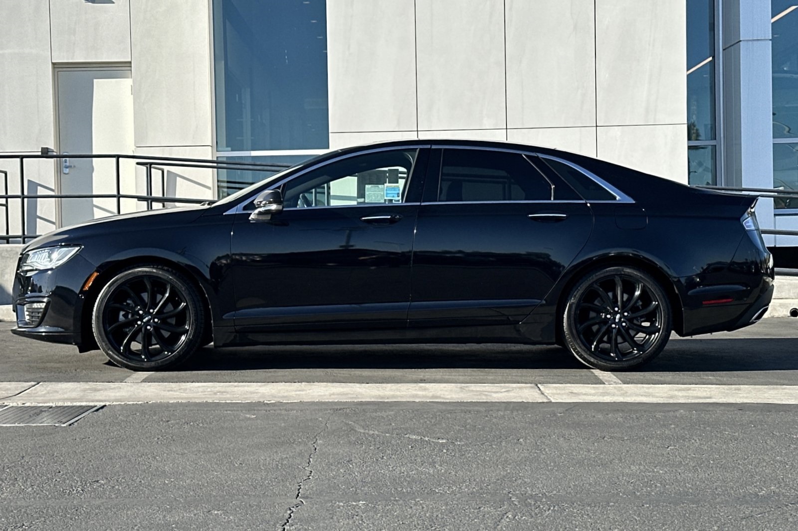 2020 Lincoln MKZ Hybrid Reserve photo 6