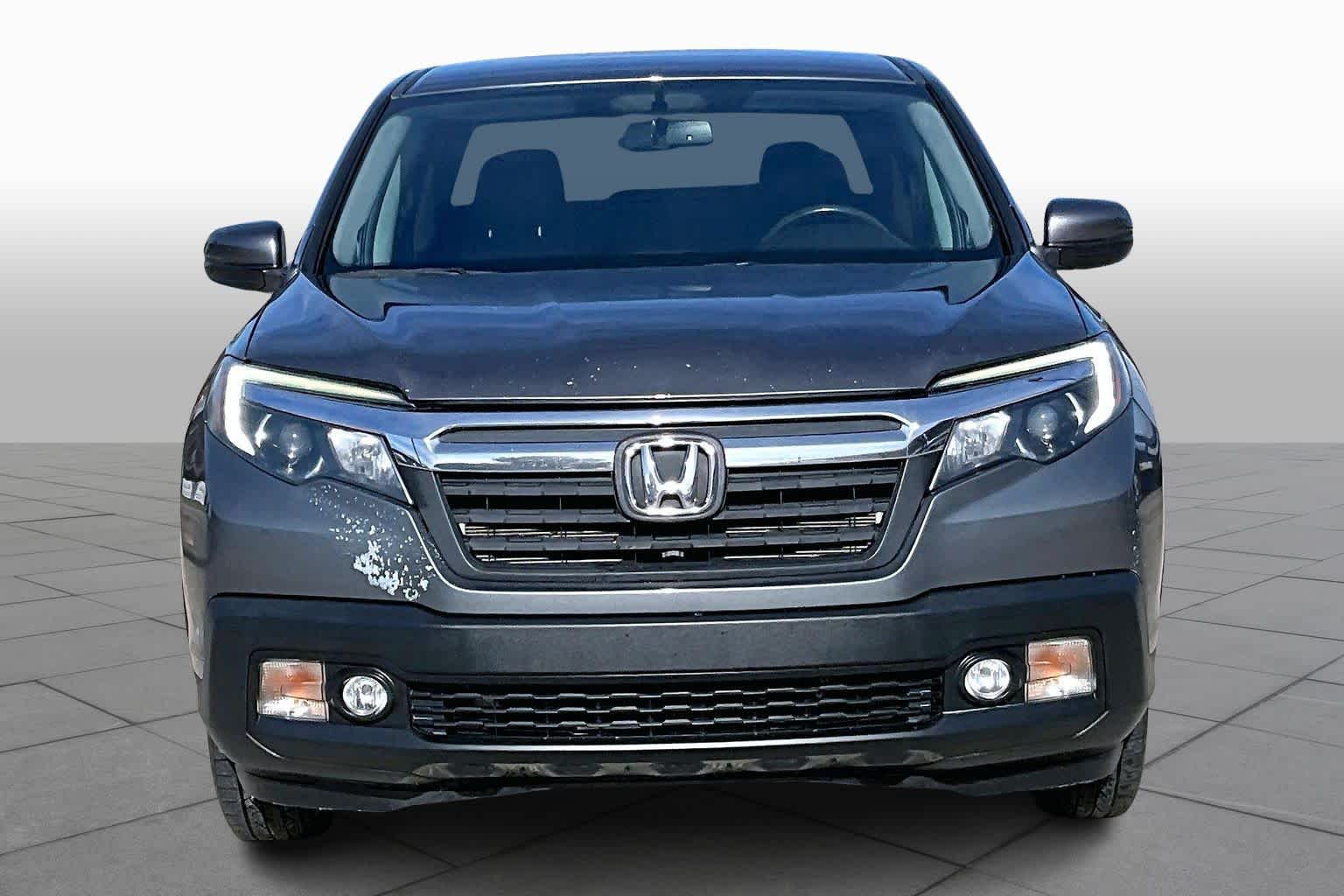 2017 Honda Ridgeline RTL-T photo 3