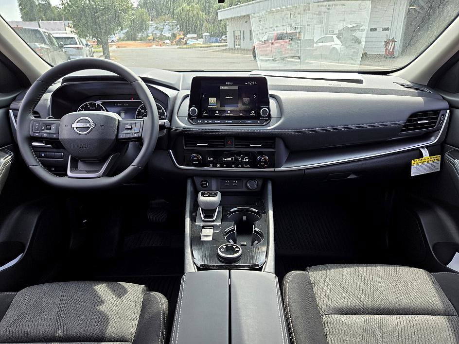 2026 Nissan Rogue SV photo 10