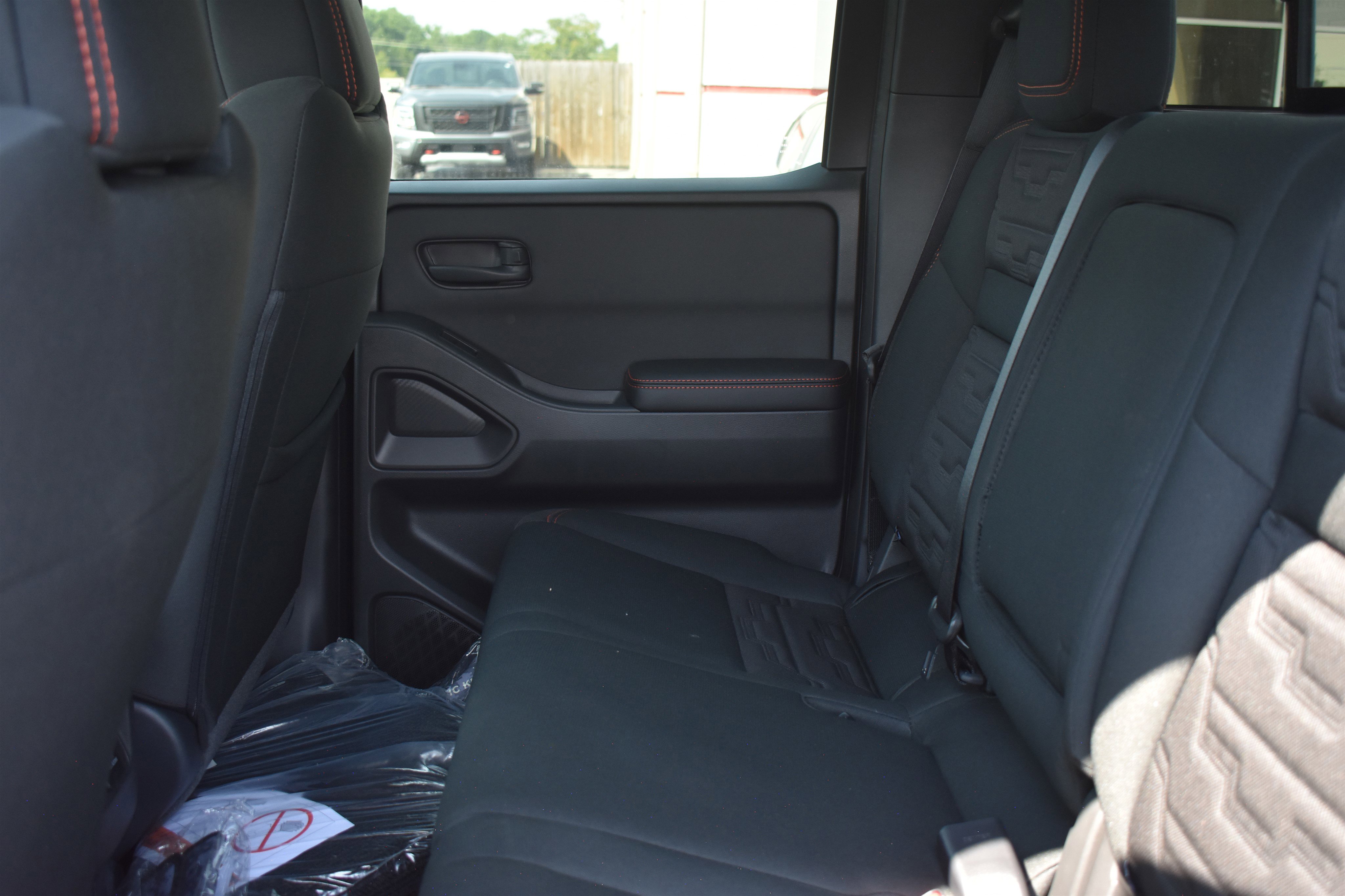 2026 Nissan Frontier PRO-4X photo 5
