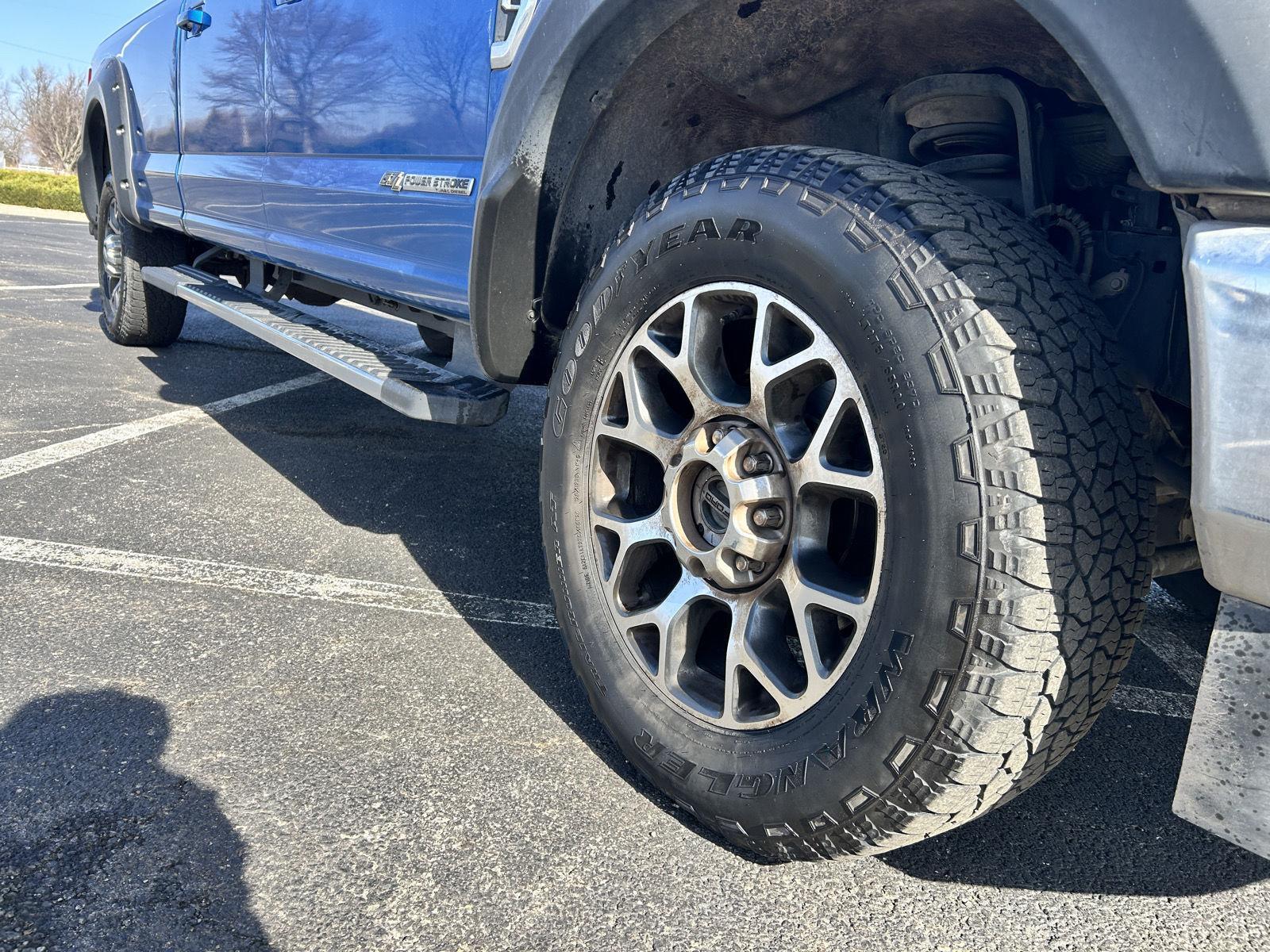 Used 2020 Ford F-350 Super Duty Lariat with VIN 1FT8W3BTXLED24932 for sale in Kansas City