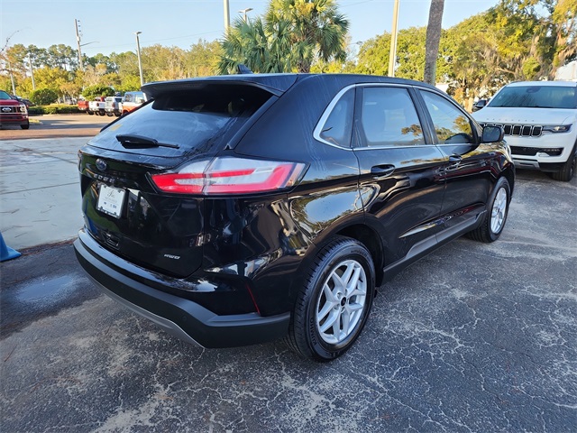 2023 Ford Edge SEL photo 2