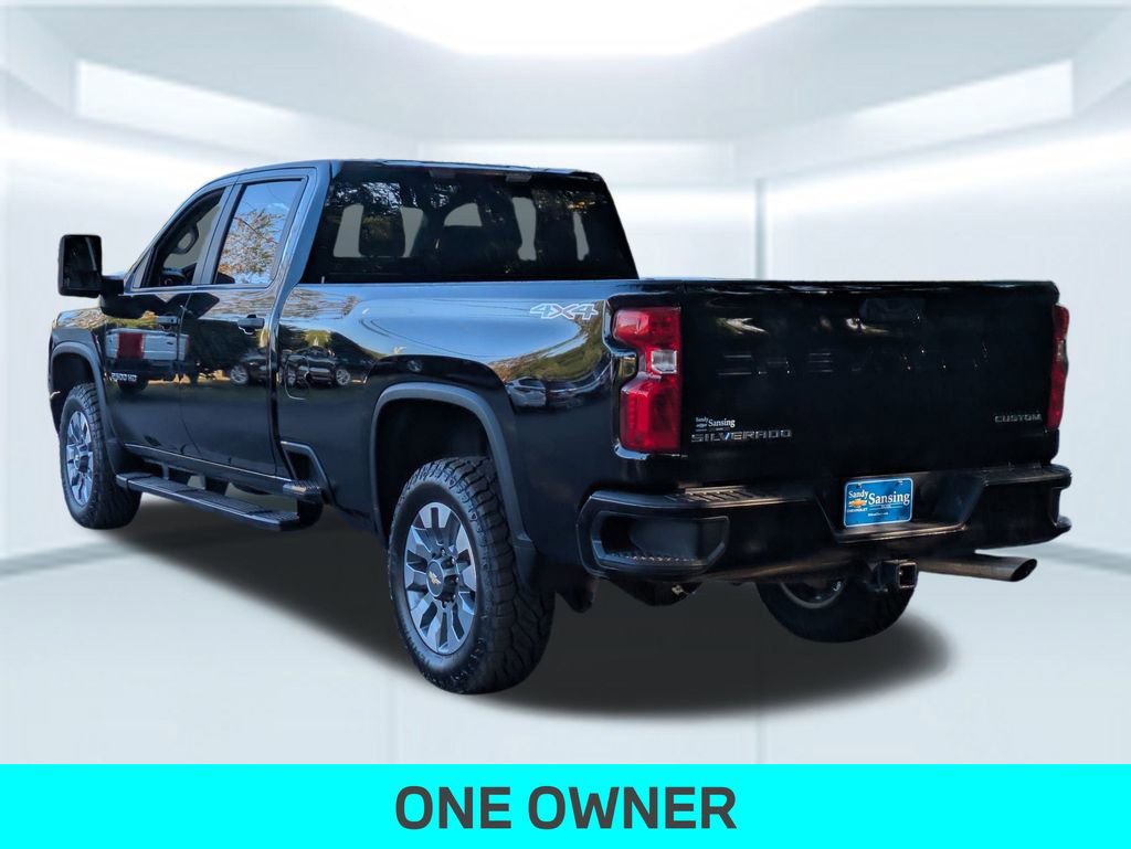 2023 Chevrolet Silverado 2500HD Custom photo 3