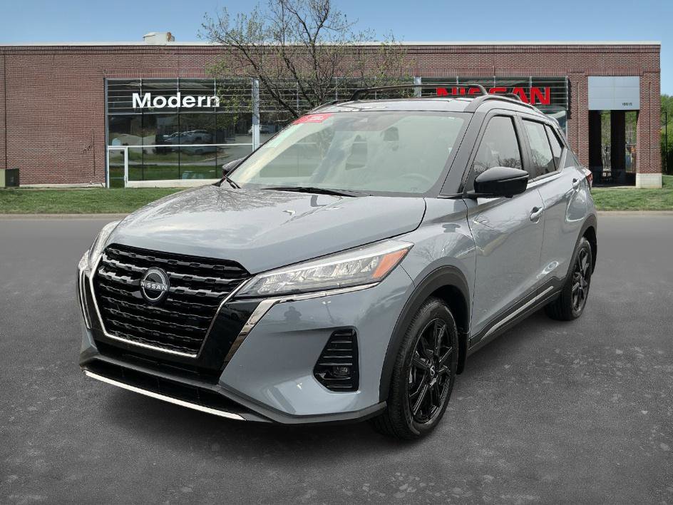 2024 Nissan Kicks SR's photo