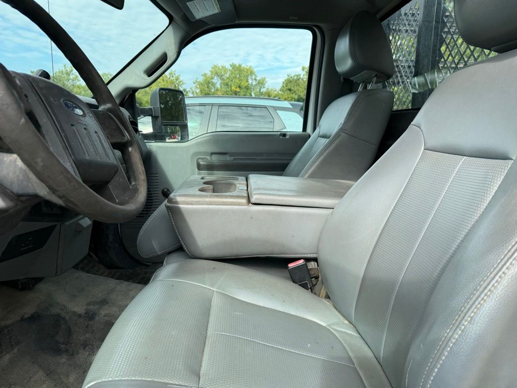 2011 Ford F-350 XL photo 3