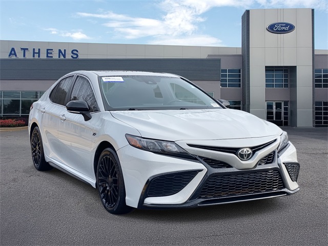 2023 Toyota Camry SE's photo