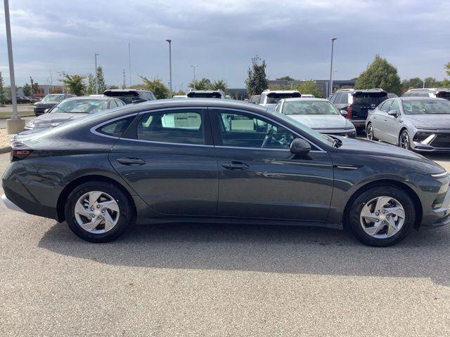 2026 Hyundai Sonata SE photo 4