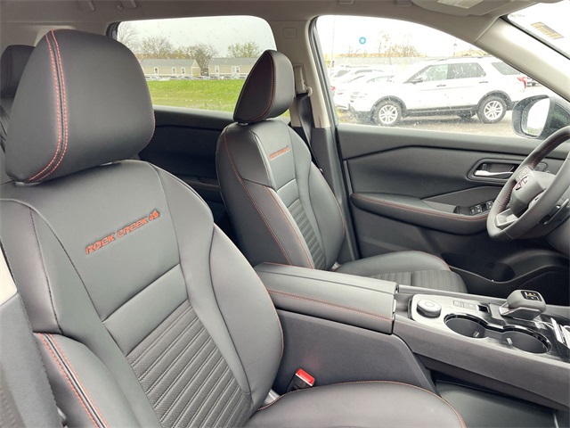 2025 Nissan Rogue SV photo 29