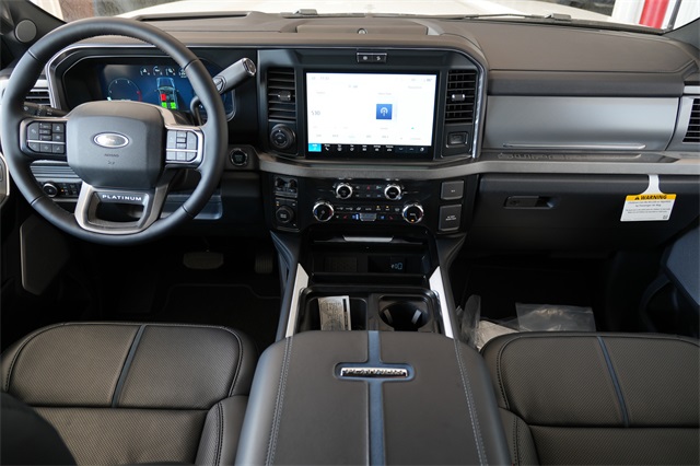2025 Ford F-450 photo 2