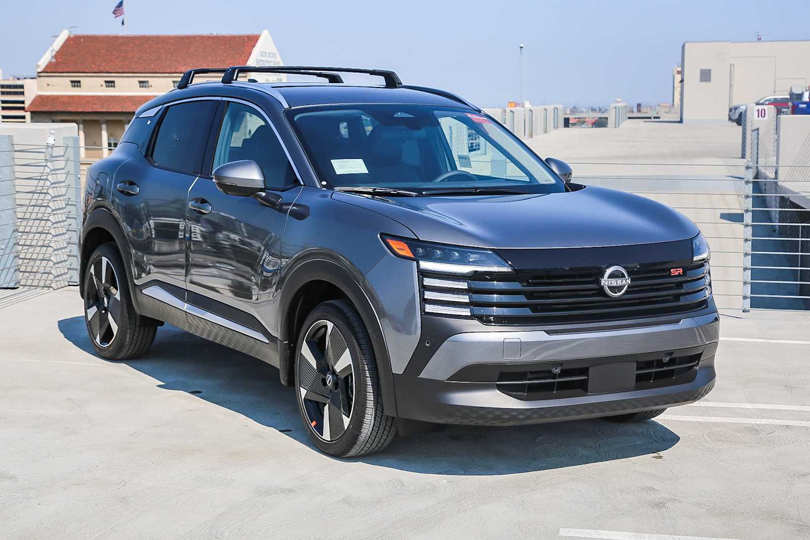 2025 Nissan Kicks SR photo 2