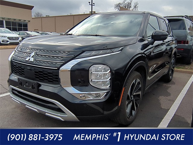 2024 Mitsubishi Outlander SE's photo