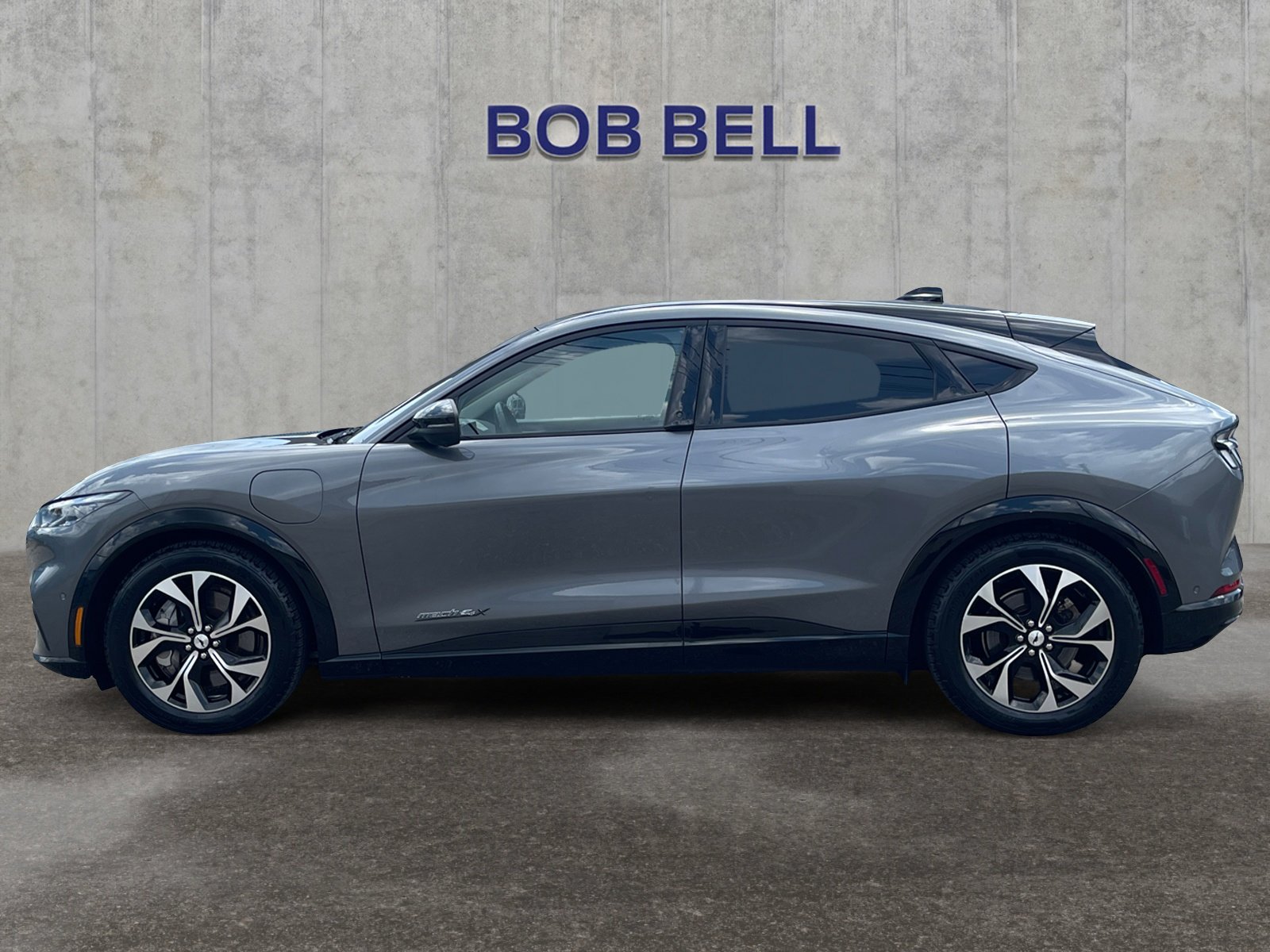 2021 Ford Mustang Mach-E Premium photo 2