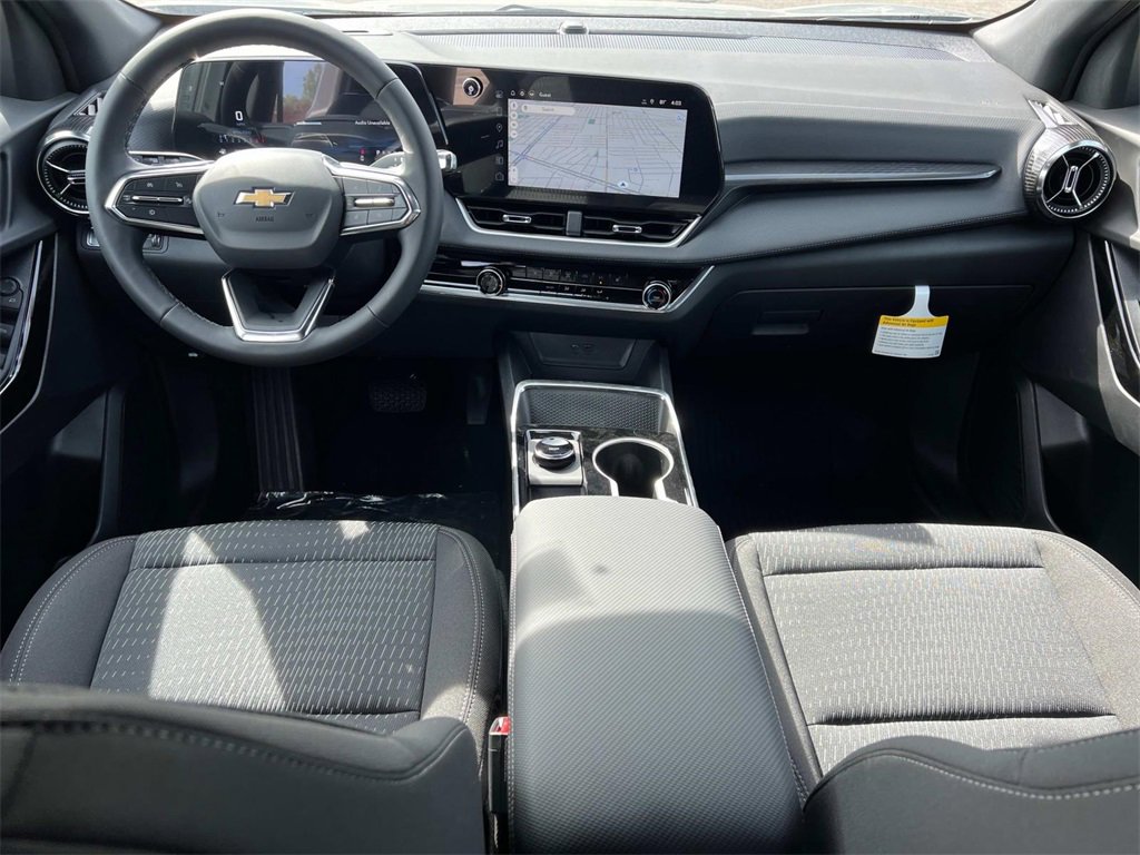 2026 Chevrolet Equinox LT photo 2